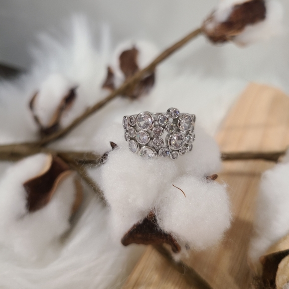 🫧 🫧NEW🫧🫧 BEAUTIFUL!! Bubble CZ Ring in SILVER Plating - Picture 9 of 15